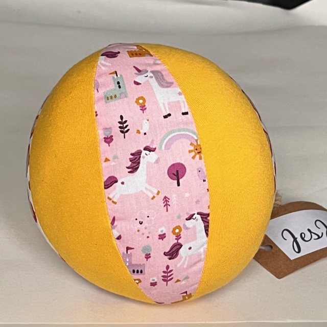 Baby speelbal 'Eenhoorn/hartjes'